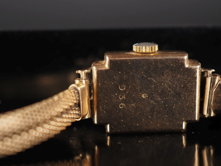 KODY Montre bracelet de style 1940, boitier et bracelet en or jaune 75