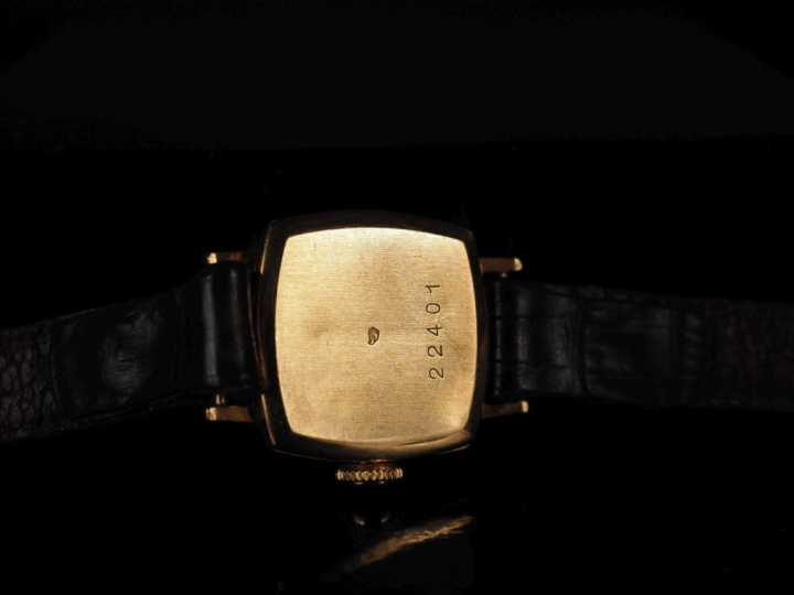 M. HERBELIN N°22401 Montre bracelet de dame, boitier en or jaune 750. 