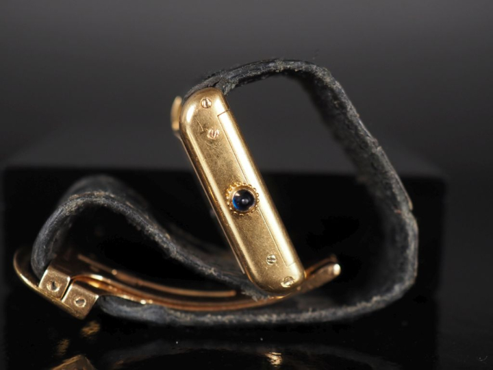 CARTIER Tank dit « Pré Must » Montre bracelet en or jaune 18k (750) Bo