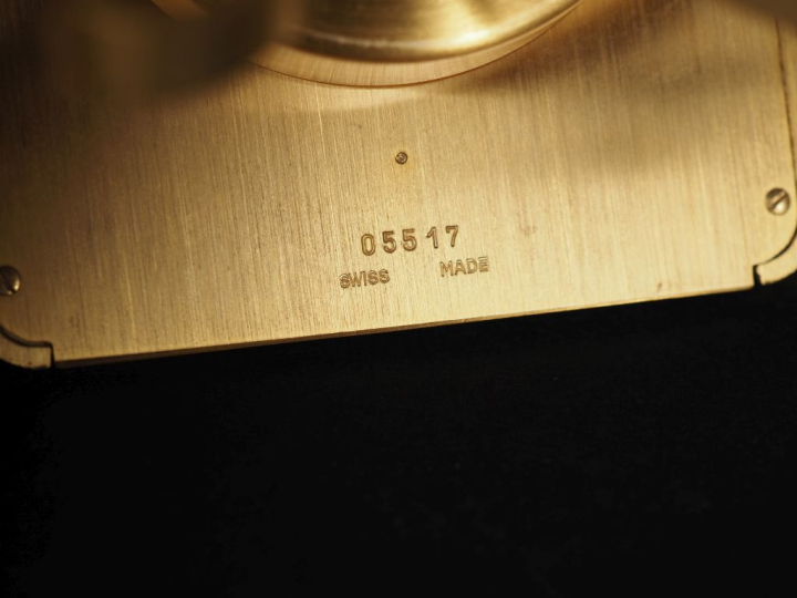 CARTIER, Paris Numéro 7509 28926 Pendulette de table, modèle "Romane" 