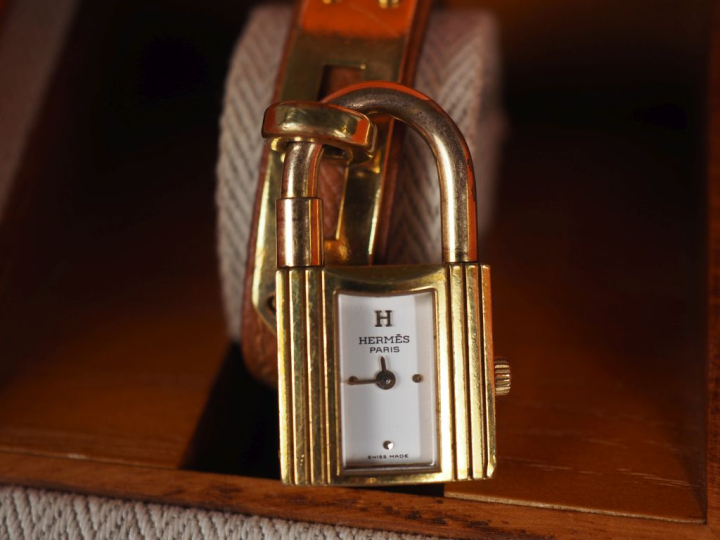 HERMES, Paris Numéro 732295 Montre bracelet de dame, modèle "Kelly". B