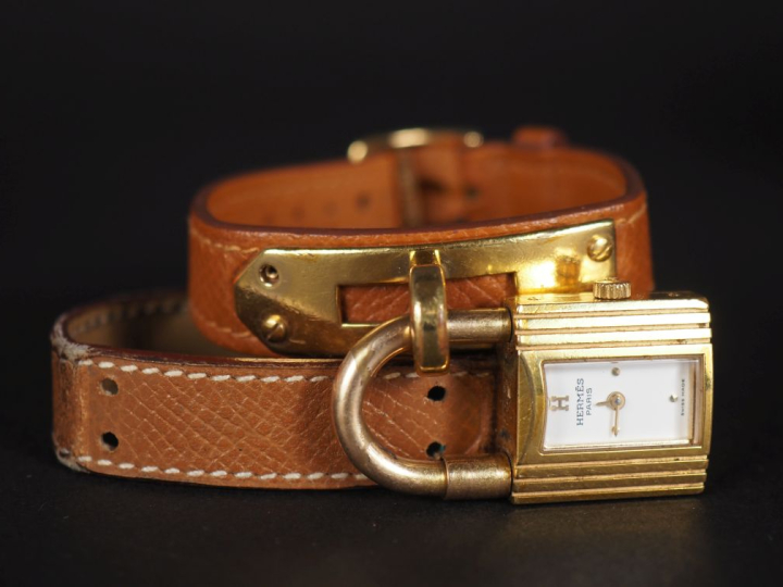 HERMES, Paris Numéro 732295 Montre bracelet de dame, modèle "Kelly". B