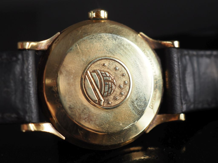 OMEGA, Constellation "Pie-Pan" Montre bracelet chronometre, boitier ro
