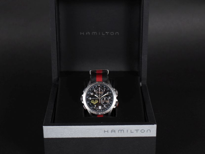 HAMILTON, Khaki E.T.O Ref. H77652338 Numéro 115/350 Montre bracelet, b