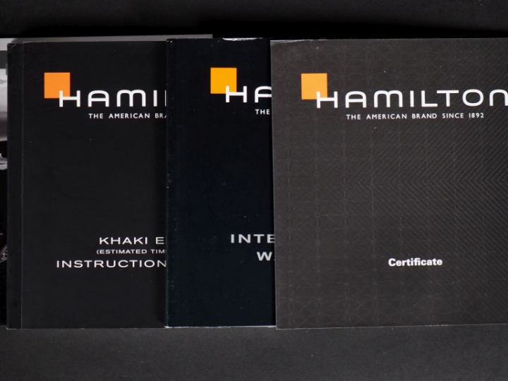 HAMILTON, Khaki E.T.O Ref. H77652338 Numéro 115/350 Montre bracelet, b