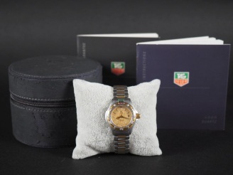 Vente aux enchères TAG HEUER, Professional 200 meters Montre bracelet en acier et acier d