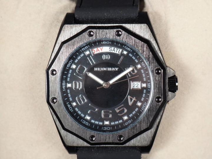 INCM by BEUCHAT, Chronographes Montre bracelet en acier noir.  Cadran 