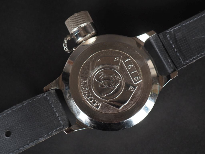 BM CCCP Numéro 1618 Montre de scaphandrier soviétique.  Boitier en mét