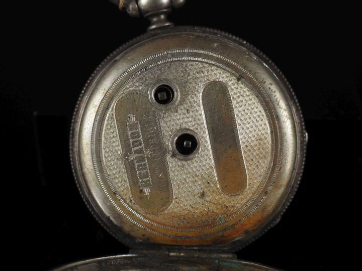 Ensemble comprenant :  - une montre de gousset en argent.  Cadran à ch
