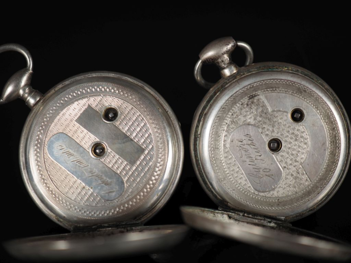Ensemble comprenant :  - une montre de gousset en argent.  Cadran à ch