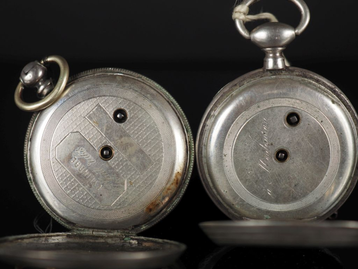 Ensemble comprenant :  - une montre de gousset en argent.  Cadran à ch