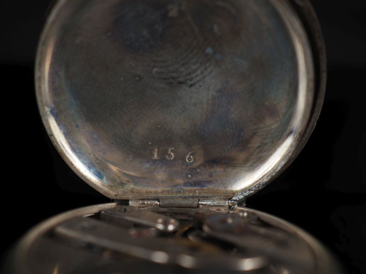 VUILLEMIN N°22509 Montre de col en argent doré.  Cadran à chiffres rom