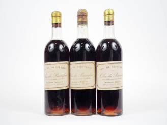 Vente aux enchères 3 BOUTEILLES CLOS DE PIERREFEU SAUTERNES - 1962 - 1 BG/2 LB/BOUCHONS É