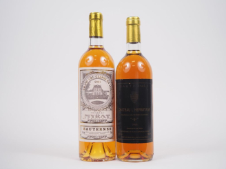 Vente aux enchères 2 BOUTEILLES DE SAUTERNES : 1 CHÂTEAU DE MYRAT CC 2001 - 1 CHÂTEAU L'H