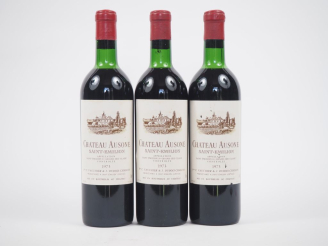 Vente aux enchères 3 BOUTEILLES CHÂTEAU AUSONE 1er GCC ST ÉMILION - 1973 - LB/1 ETLA/CAPS
