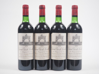 Vente aux enchères 4 BOUTEILLES CHÂTEAU LÉOVILLE LAS CASES GCC ST JULIEN - 1975 - BG