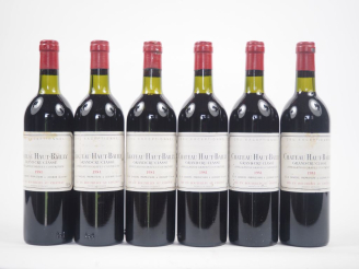 Vente aux enchères 6 BOUTEILLES CHÂTEAU HAUT BAILLLY GCC GRAVES - 1981 - 3 BG/3 LB/1 CAPS