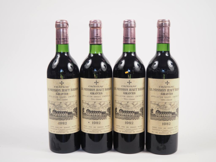 4 BOUTEILLES CHÂTEAU LA MISSION HAUT BRION GCC GRAVES - 1982