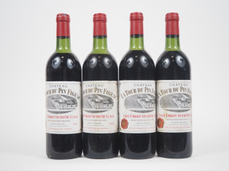 Vente aux enchères 4 BOUTEILLES CHÂTEAU LA TOUR DU PIN FIGEAC GC ST ÉMILION  - 1982 - 2 L