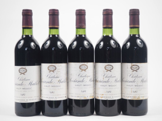 Vente aux enchères 5 BOUTEILLES CHÂTEAU SOCIANDO MALLET HAUT MÉDOC - 1982 - BG/ET 
