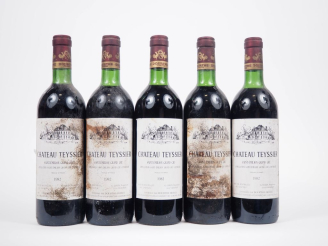 Vente aux enchères 5 BOUTEILLES CHÂTEAU TEYSSIER GC ST ÉMILION - 1982 - LB/ET