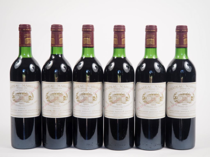 6 BOUTEILLES CHÂTEAU MARGAUX 1er GCC MARGAUX - 1982 - 4 BG/1 LB/1 ELT 