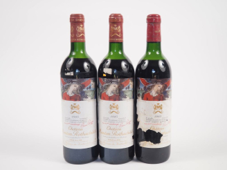 Vente aux enchères 3 BOUTEILLES CHÂTEAU MOUTON ROTHSCHILD 1er GCC PAUILLAC - 1985 - MEP/1