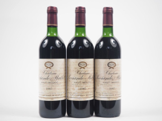 Vente aux enchères 3 BOUTEILLES CHÂTEAU SOCIANDO MALLET HAUT MÉDOC - 1987 - 3 LB/ET 