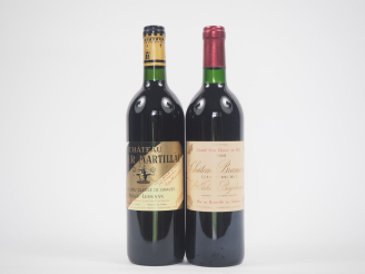 Vente aux enchères 2 BOUTEILLES DE 1988 : 1 CHÂTEAU LATOUR MARTILLAC GCC GRAVES - 1 CHÂTE