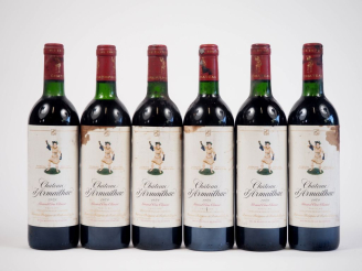 Vente aux enchères 6 BOUTEILLES CHÂTEAU D'ARMAILHAC GCC PAUILLAC - 1989 - LB/3 ELT/CAPSUL