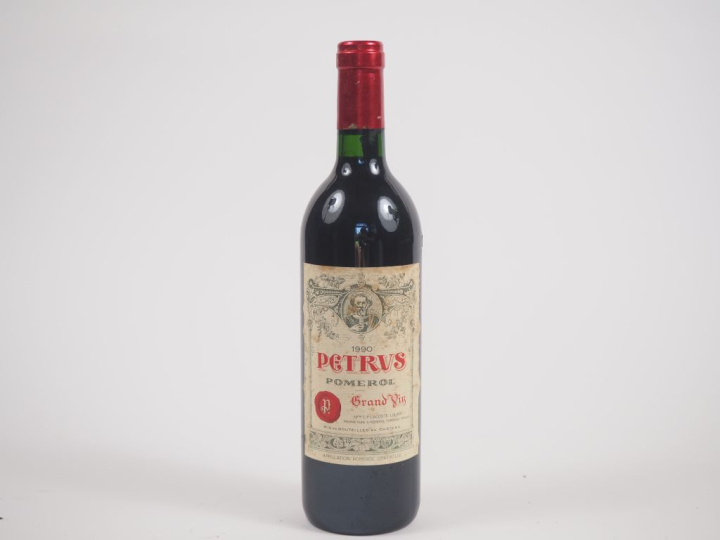 1 BOUTEILLE PETRUS POMEROL - 1990 - ET/ÉTIQUETTE LÉGER PLISSÉE 