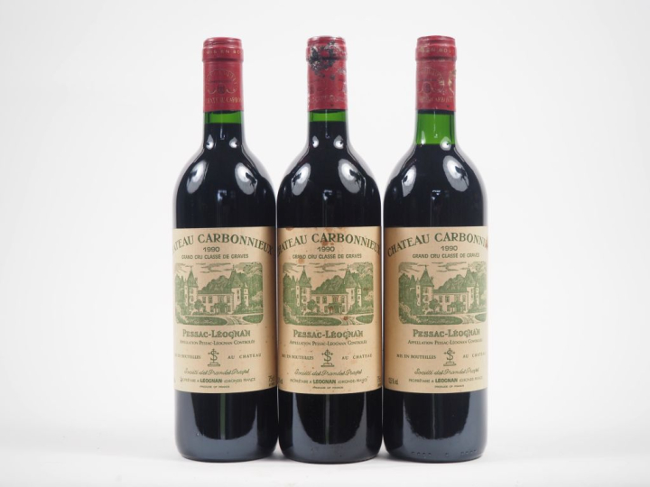 3 BOUTEILLES CHÂTEAU CARBONNIEUX GCC GRAVES - 1990 - 1 BG/1 CAPSULE SA