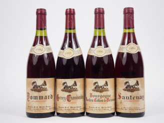 Vente aux enchères 4 BOUTEILLES : 3 du DOMAINE M.C. DERATS DUMAY (1 POMMARD 1992/1 GEVREY