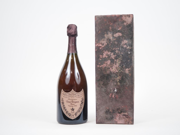 1 BOUTEILLE CHAMPAGNE DOM PÉRIGNON ROSÉ - 1995 - COFFRET TRÈS ABIMÉ