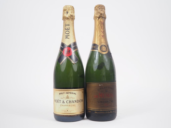 2 BOUTEILLES CHAMPAGNE : 1 MOET   CHANDON IMPERIAL - 1 MUMM GC 