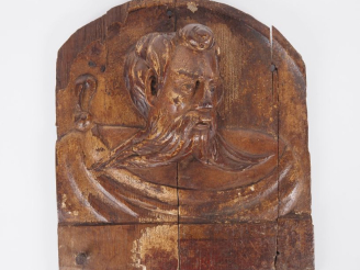 Vente aux enchères Fragment de retable en chêne sculpté XVIIème "Visage d'apôtre". (trace