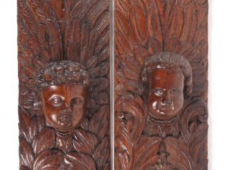 Vente aux enchères Paire de bois sculptés en chêne, à décor de têtes d'anges sur fond de 
