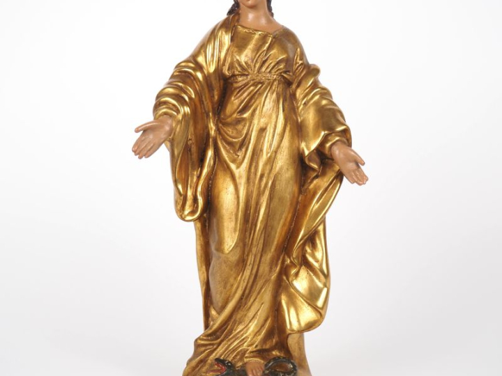 Sujet XXème en terre polychrome et dorée "Sainte Vierge écrasant le se