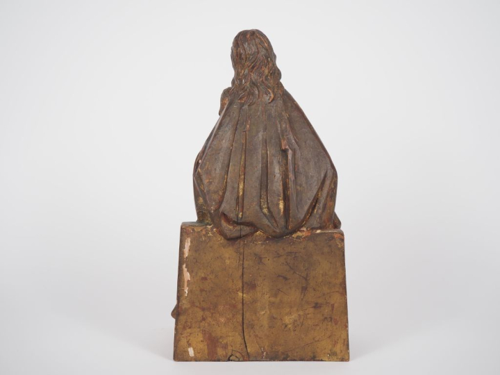 Sculpture début XXème en bois doré de style gothique "Vierge à l'enfan