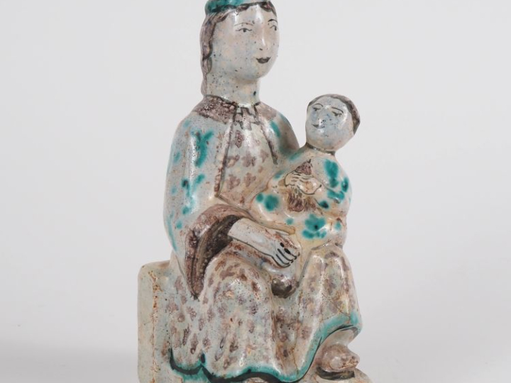 Sujet 1900 en faience polychrome "Vierge à l'enfant" (Vierge d'accouch