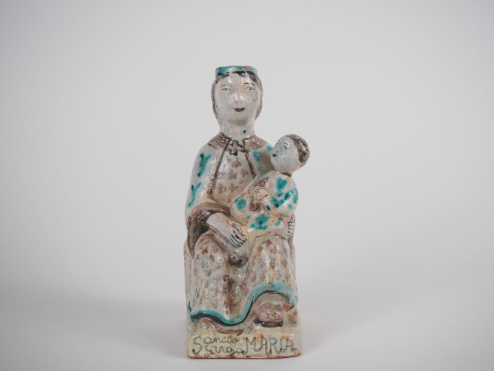 Sujet 1900 en faience polychrome "Vierge à l'enfant" (Vierge d'accouch