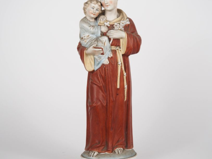 4 différents sujets religieux : un en porcelaine "Saint Antoine de Pad