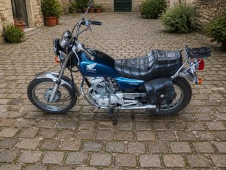 Vente aux enchères HONDA CM 125 CUSTOM:  Numéro de série :JCO55708120. 1ère M.E.C : 1996.