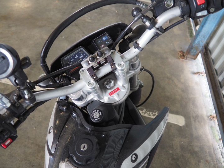 YAMAHA DTR 125 :  Numéro de série : VTLDE061000013110. 1ère M.E.C : 20