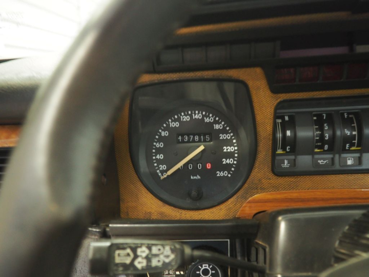 JAGUAR XJS 3.6 BVA 3 :  Numéro de série :SAJJNAEC4CA141953. 1ère M.E.C