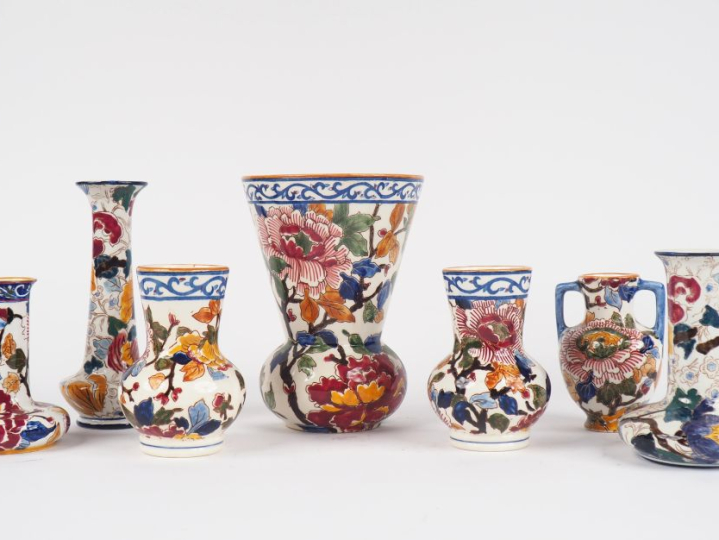 GIEN.  Vase cornet.  H. 17 cm une paire de vases. H. 11 cm   3 différe