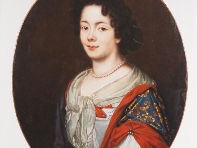 Ecole française XVIIIème.  "portrait de dame au collier de perles" Dan