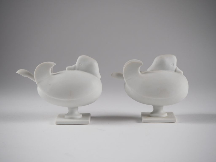 François Xavier LALANNE.  Paire de salerons avec leur cuillère en porc