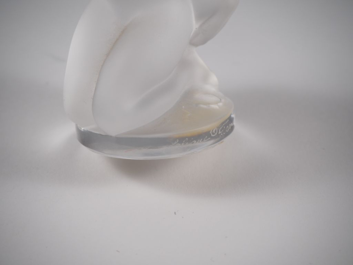 LALIQUE.  "Diane au faon".  Statuette en cristal  Signée Lalique Franc