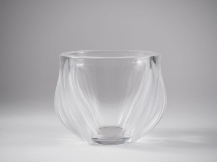 LALIQUE.  Vase "deux tulipes" en cristal  Signé  H. 10 cm
